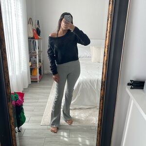 ALO YOGA Knit dark gray sweater